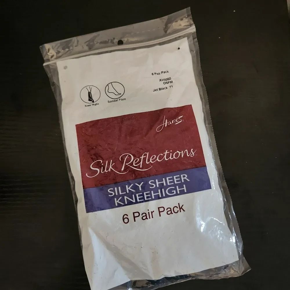 Hanes Silk Reflections Silky Sheer Kneehighs - 6 Pair Pack Jet Black 71